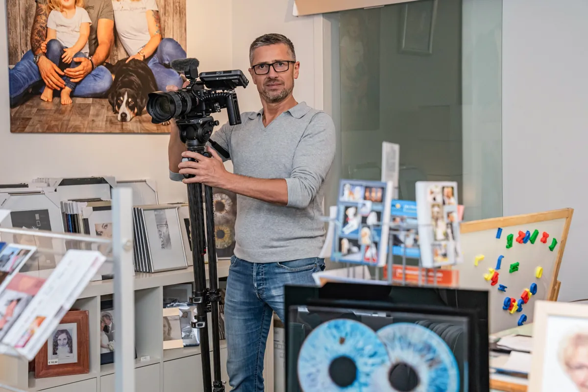 Viktor Obholz, Fotograf und Gründer von ADON